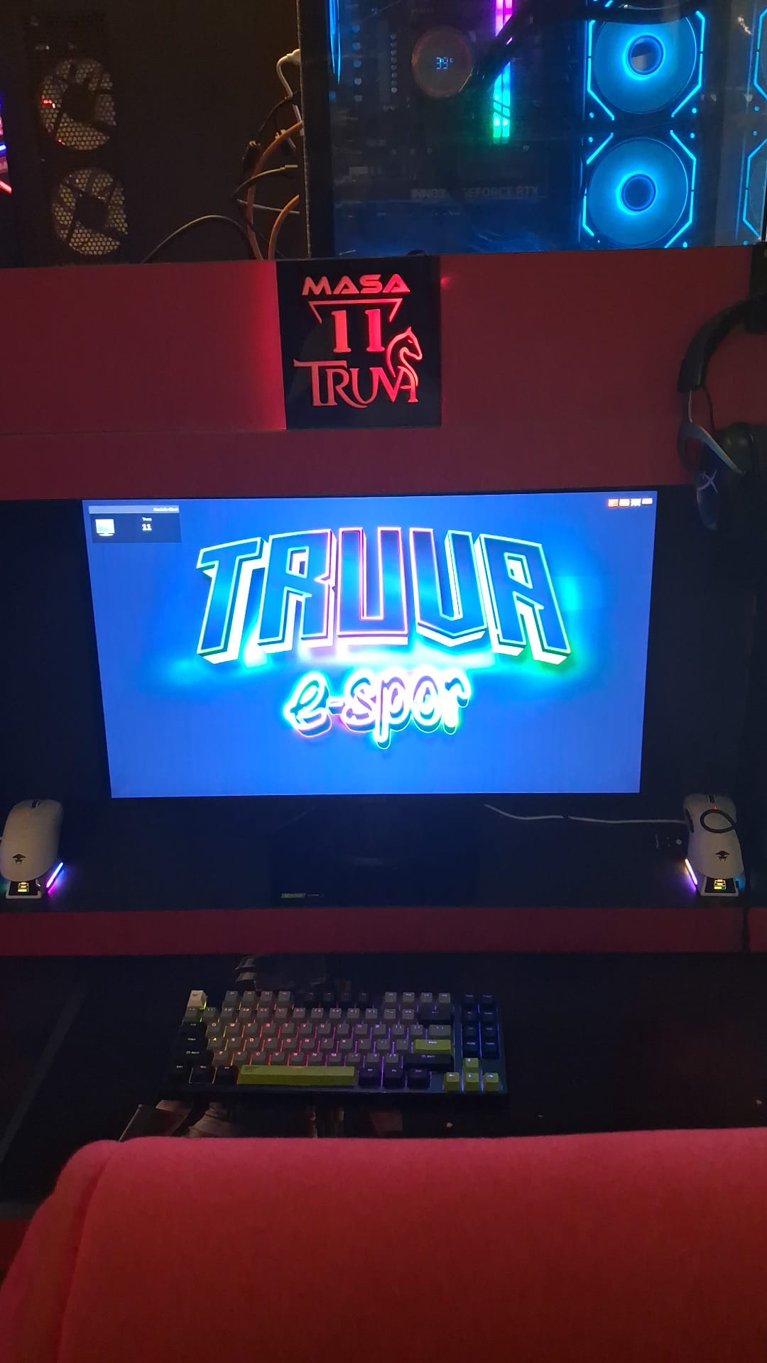 Truva Playstation ve internet cafe